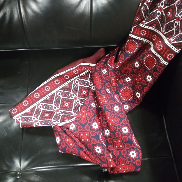 Areeba Saleem | Amazing Full Shawl Wrap - Picture 6 of 8